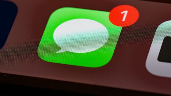 WhatsApp introduces message translation