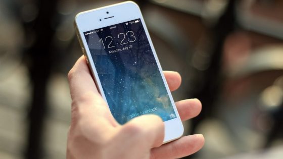 廉价的苹果 iPhone SE 4 真的会是单摄 iPhone 14 吗？