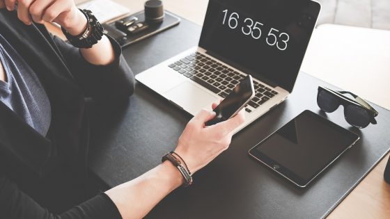 Courier roba dispositivos Apple como apuesta
