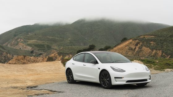 Tesla a lancé un projet pilote pour des voitures entièrement autonomes