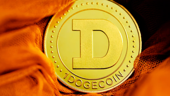 ¿Está Dogecoin preparado para otro ascenso? Los inversores también buscan memecoins más nuevos.