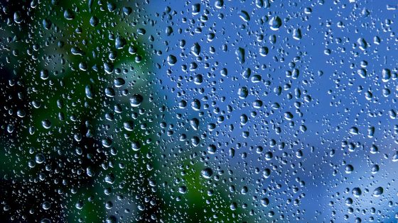 Das smarte Fenster erzeugt Strom, wenn es regnet