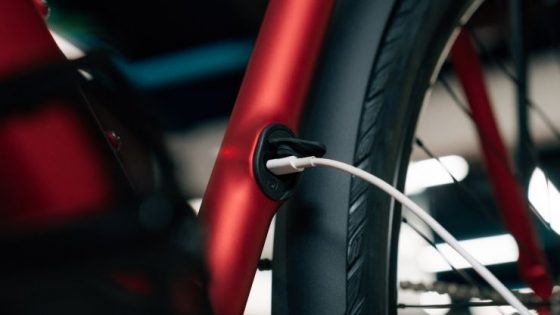 E-bike che si ricarica tramite USB-C