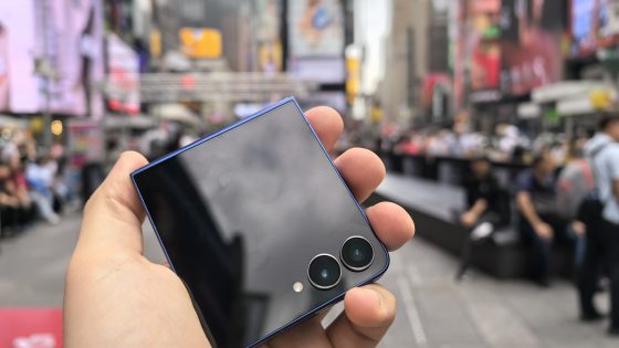 Test du Samsung Galaxy Z Flip7 : au lieu d’un téléphone, vous obtenez un bijou compact