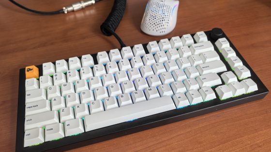 Glorious sent us their DIY mechanical keyboard, the GMMK Pro, for testing. You can assemble it yourself, but we received it pre-assembled.