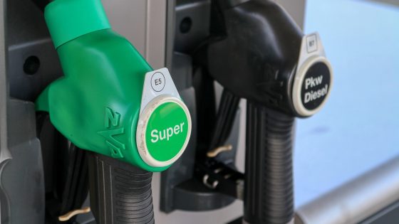 New method turns plastic into gasoline!
